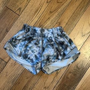 hotty hot lululemon shorts 2.5” and low rise